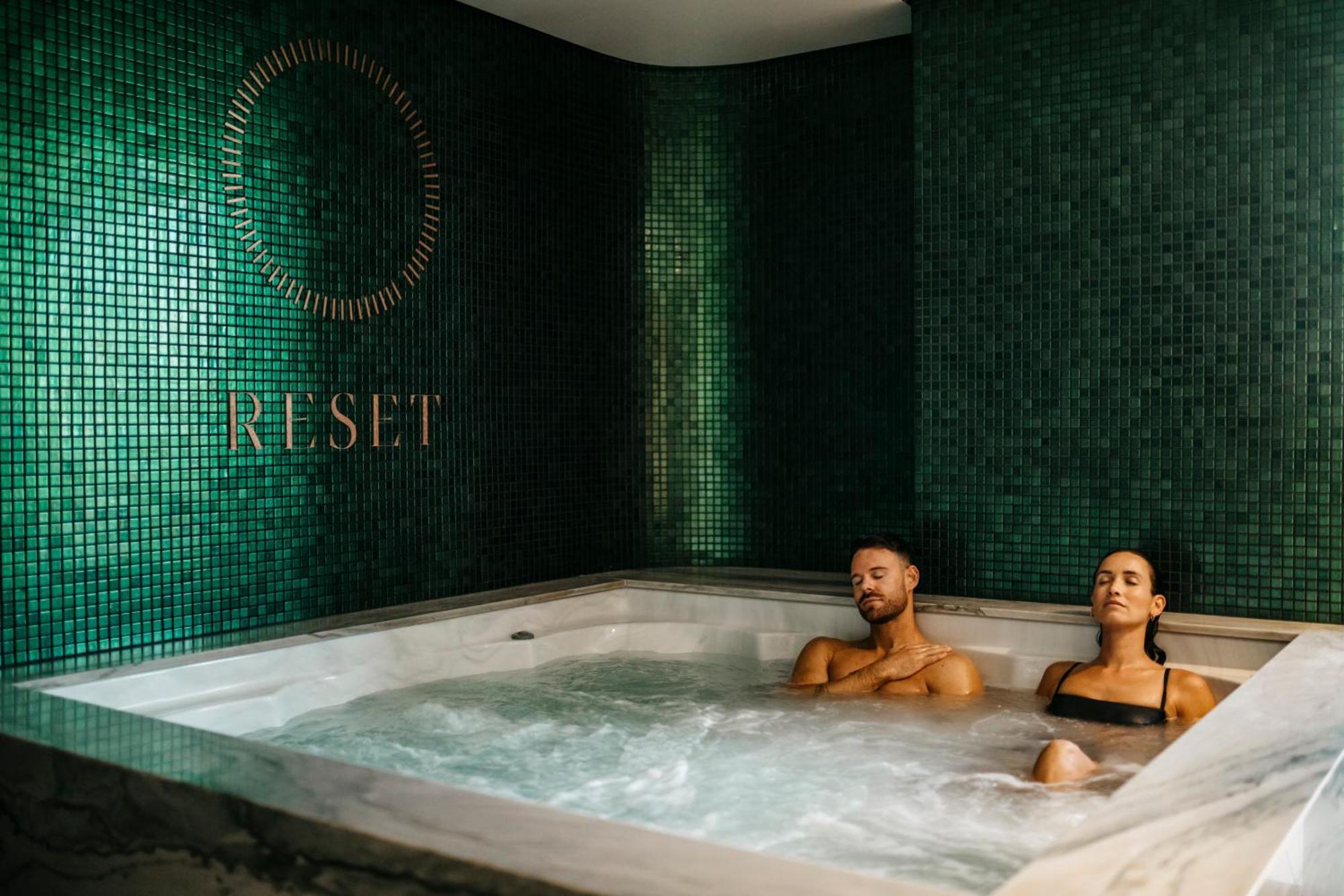 Astina Suites, Penrith Extérieur photo
